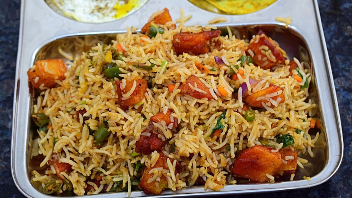 Vegetable Fried Rice with crispy potatoes recipe