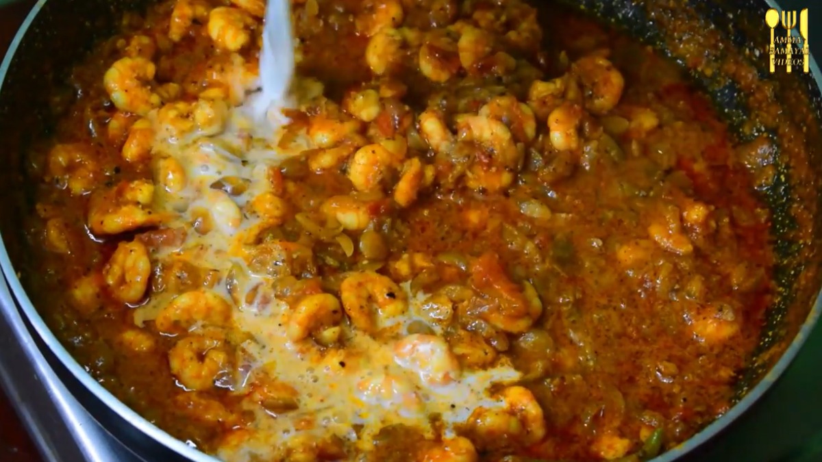 Prawn Gravy recipe - Add coconut milk