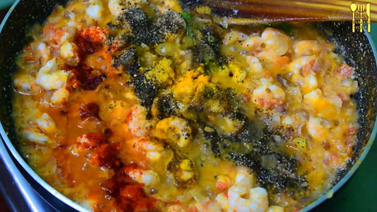 Prawn Gravy recipe - Add the spices