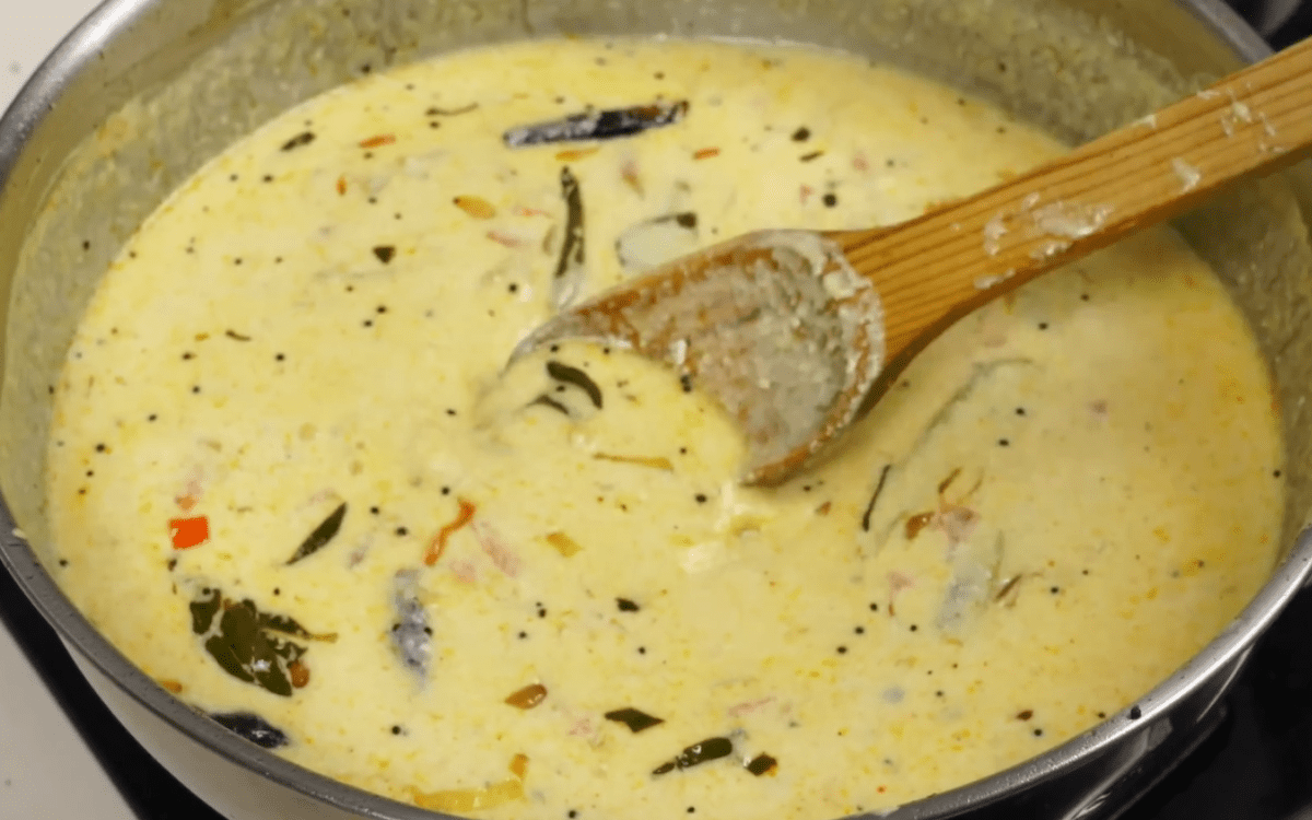 Mix the curd in mor rasam