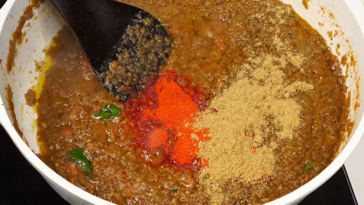 Add Masala for best fish gravy recipe