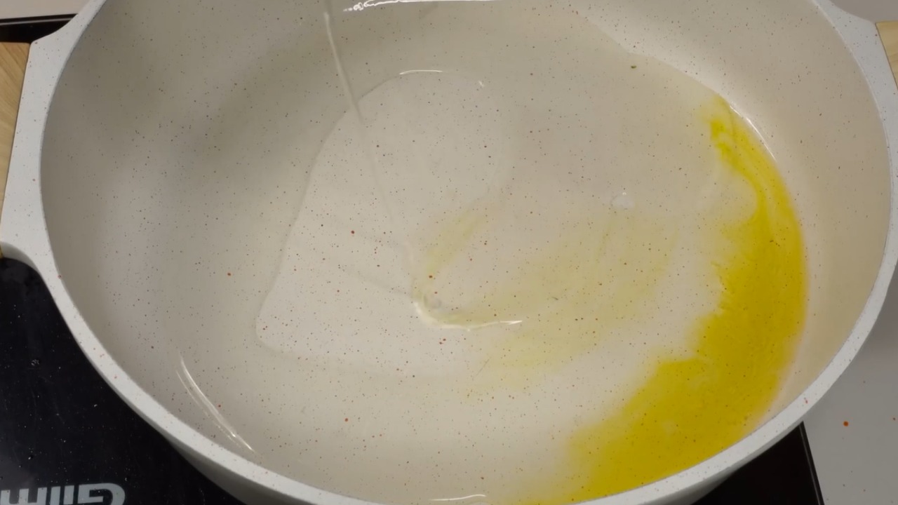 Egg Garlic Fried Rice Add oil Ghee