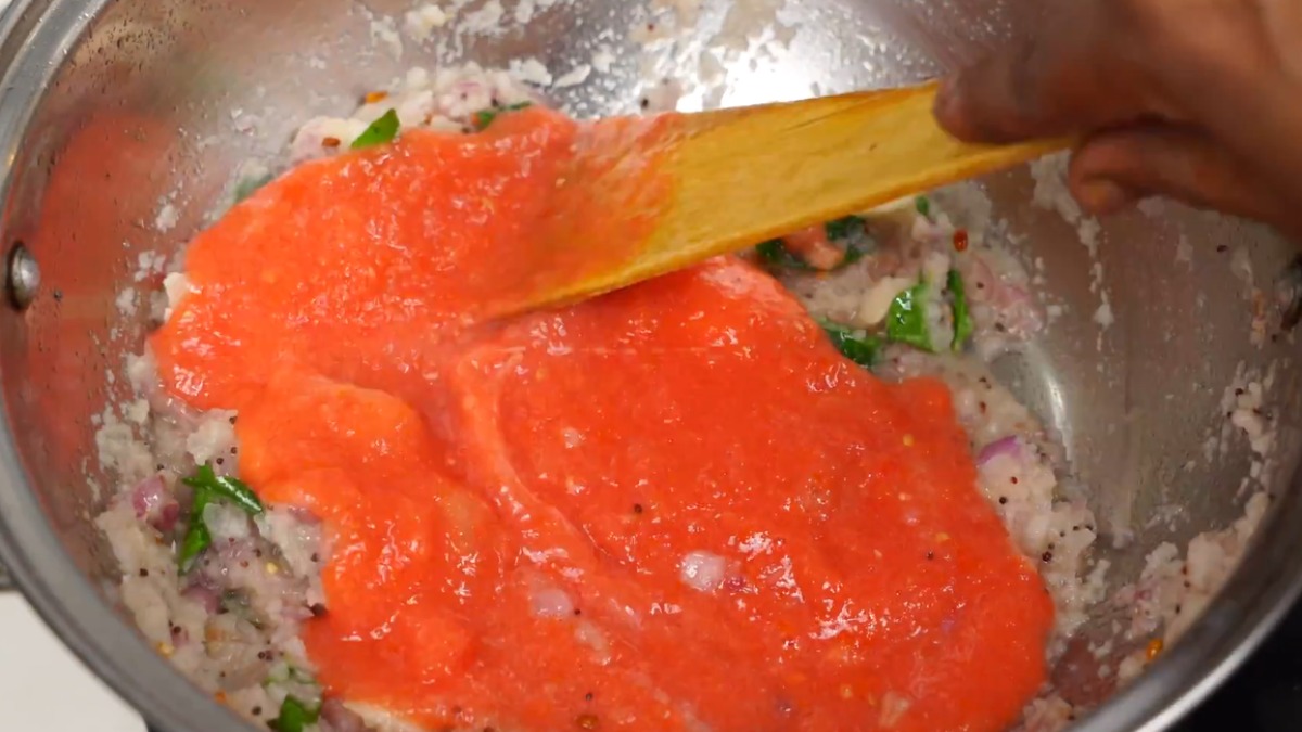 Nethili Fish gravy Tomato puree