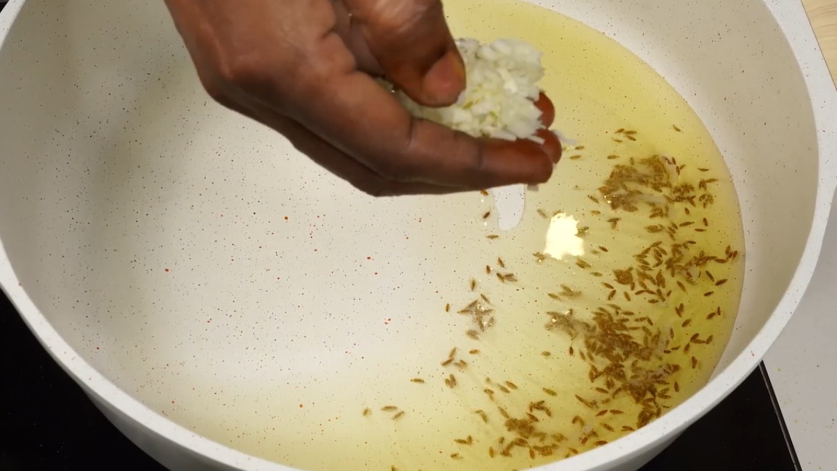 Add Garlic, cumin for fish gravy