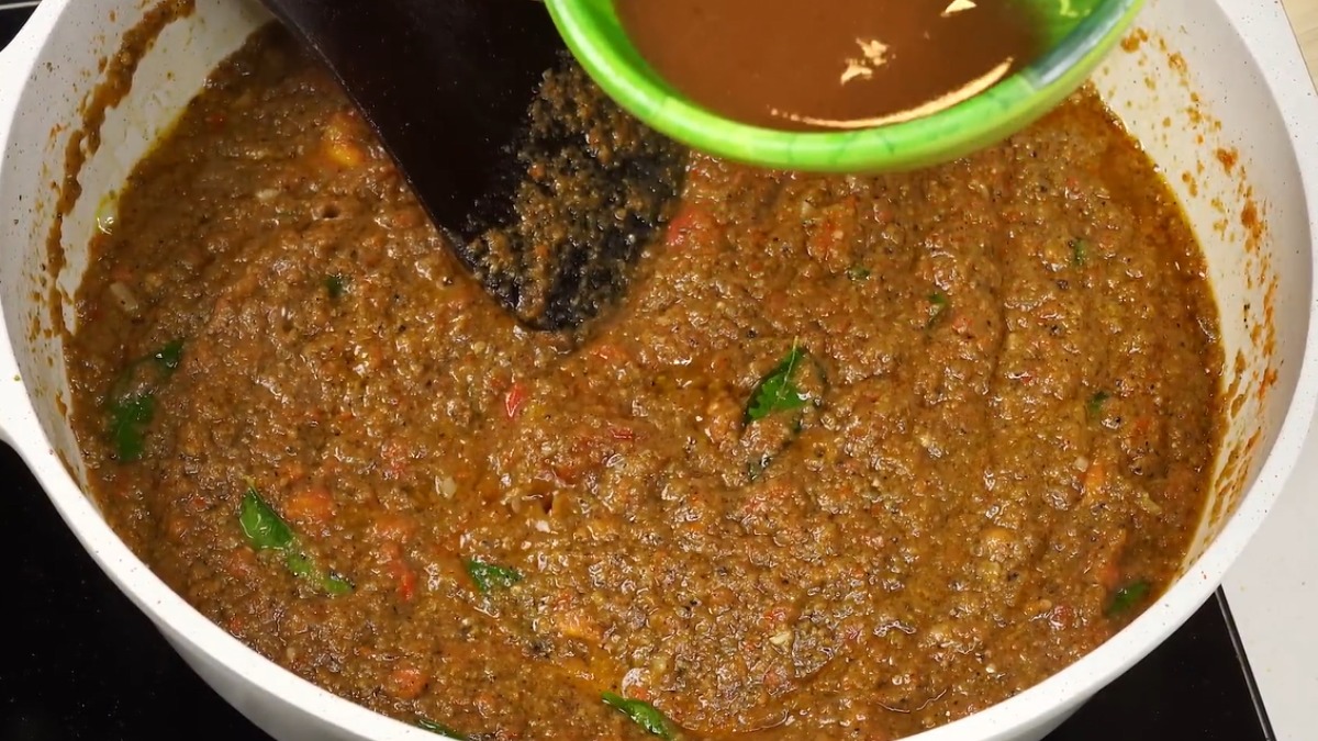 Add Tomato paste for fish gravy