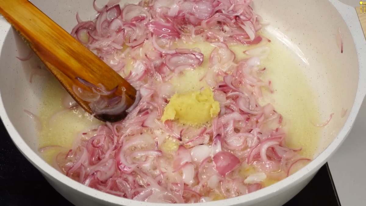 Capsicum rice - Add Ginger garlic paste