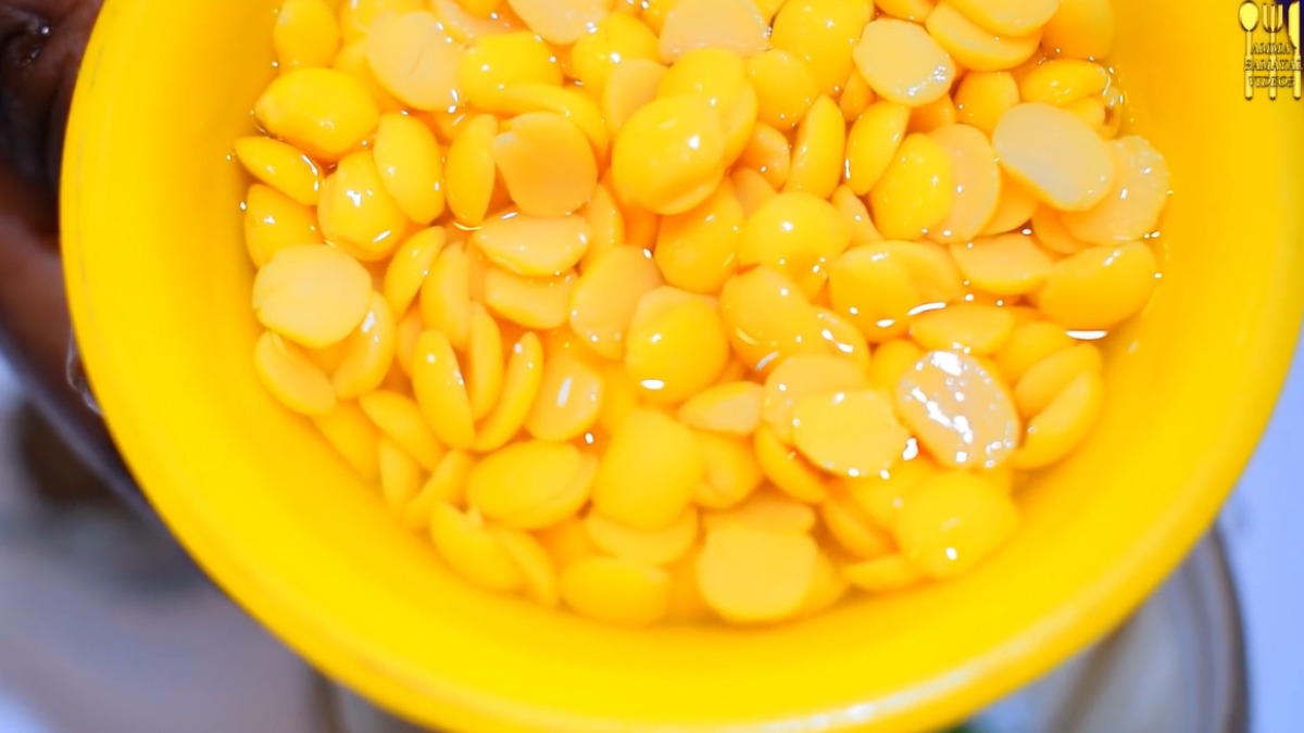 Soak Toor dal for Mor Kulambu recipe
