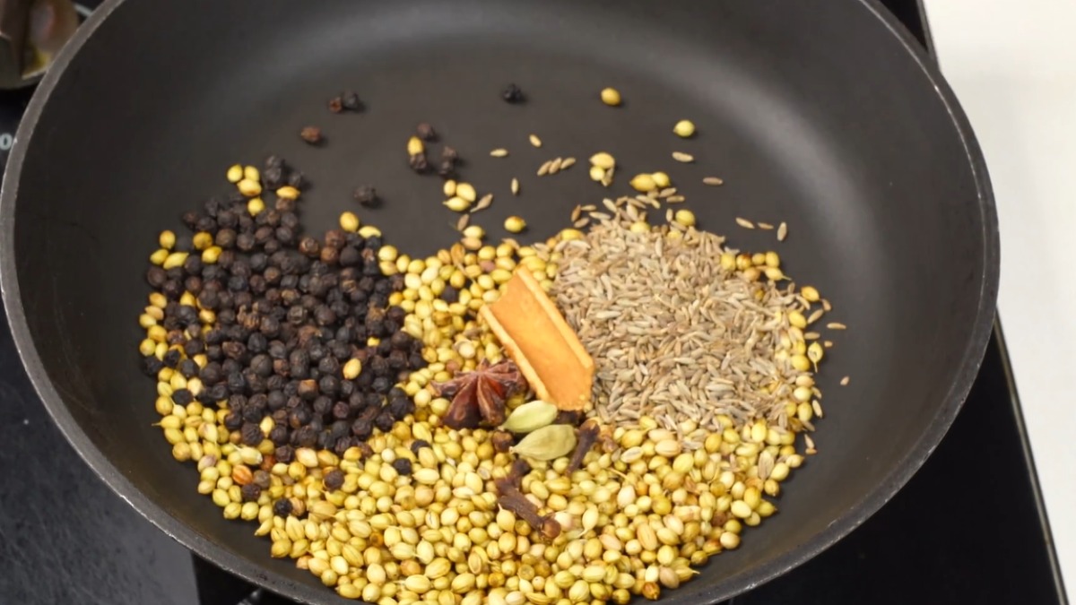 Homemade Chicken masala powder