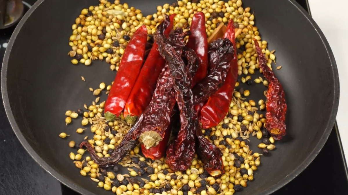 Chicken masala recipe adds whole chilli