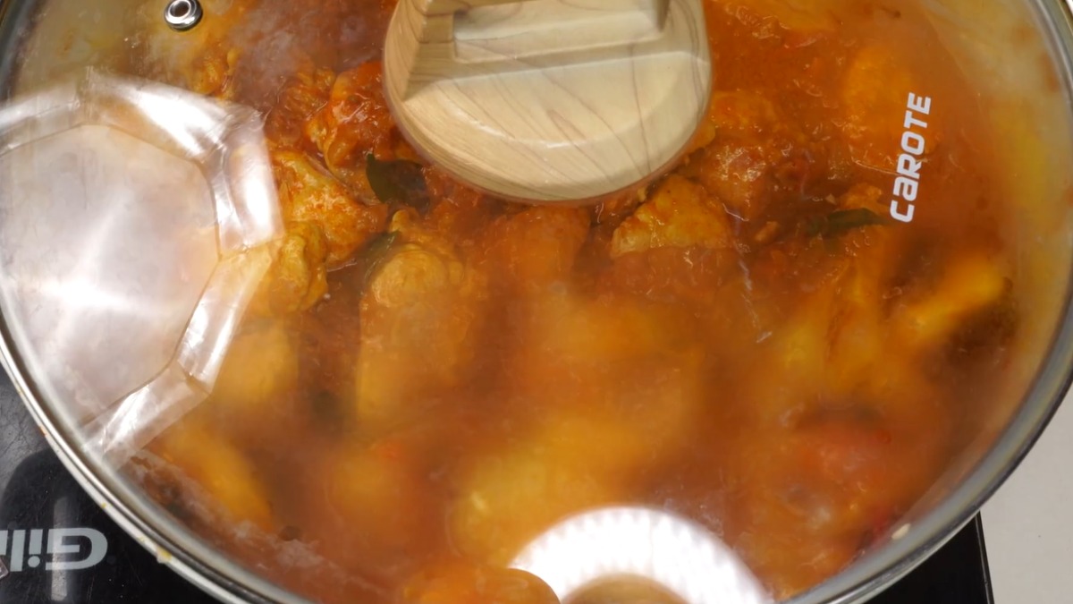 Close cook the chicken masala