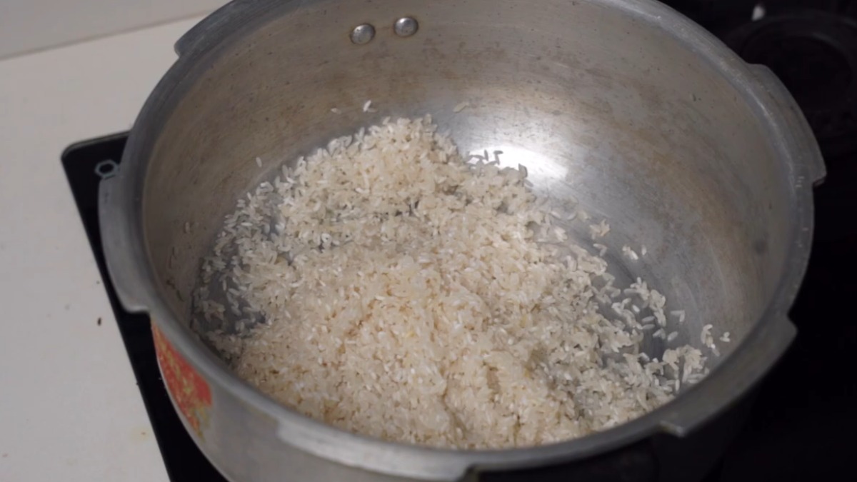 Temple Style Curd Rice Recipe - Wash Raw rice