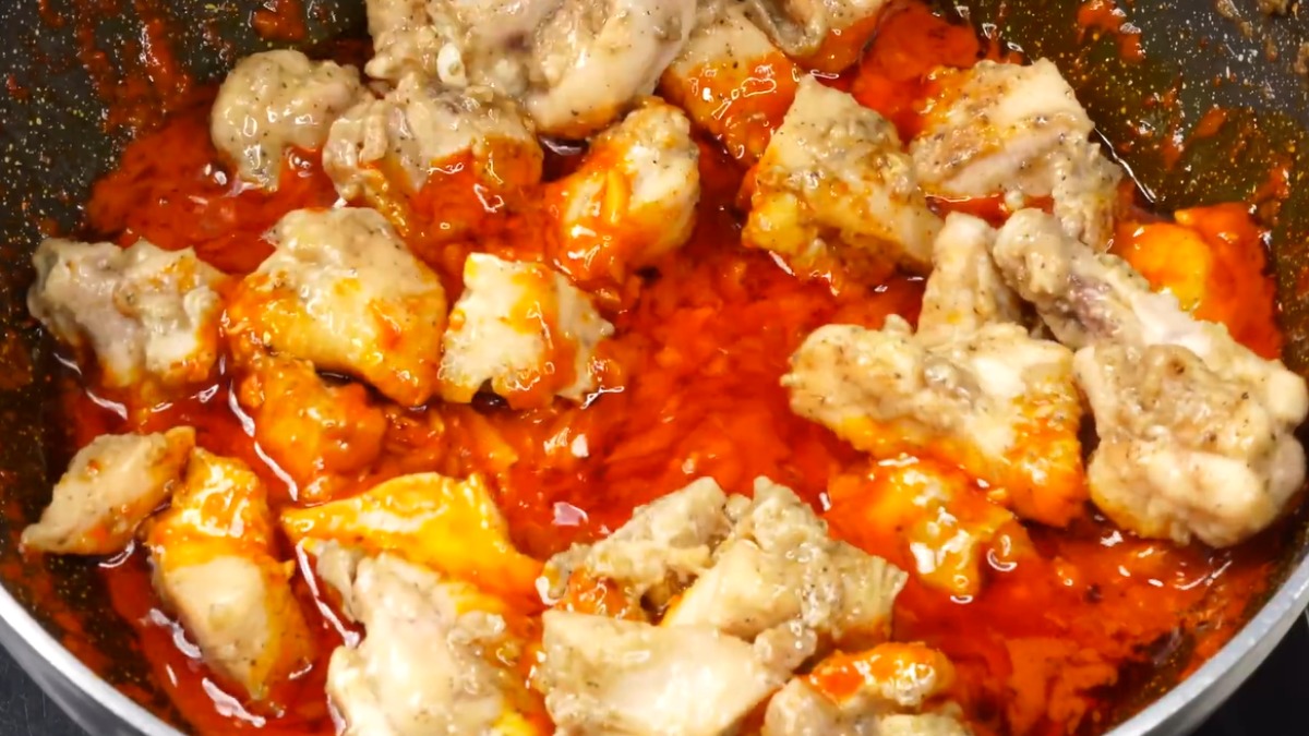 Add the Roasted chicken for chilli chicken