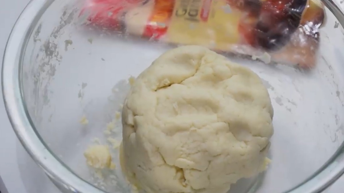 Kesar Badam Gulab Jamun - Prepare dough