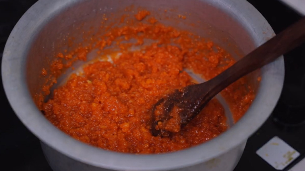Motichur Laddu - Cool the mixture slightly