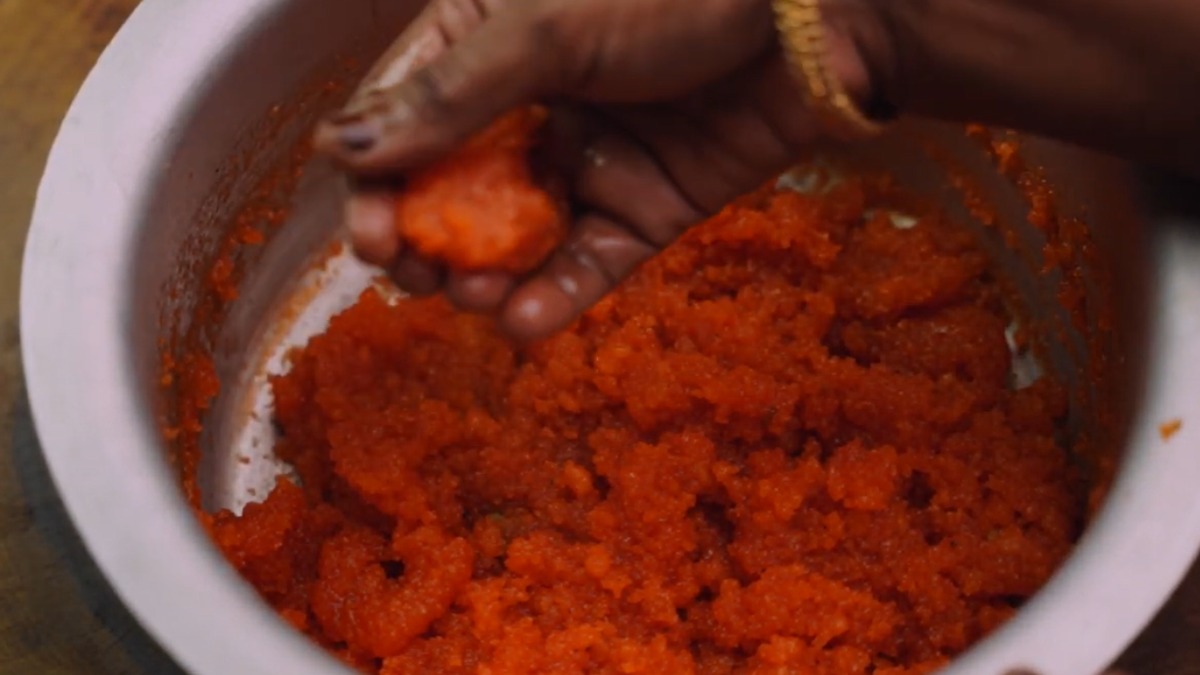 Motichur Laddu - Shape the ladoos