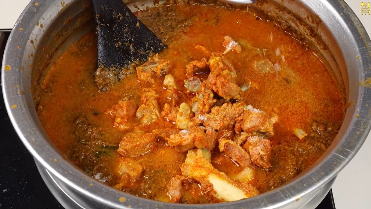 Mutton curry recipe - Add the cooked mutton and stocks